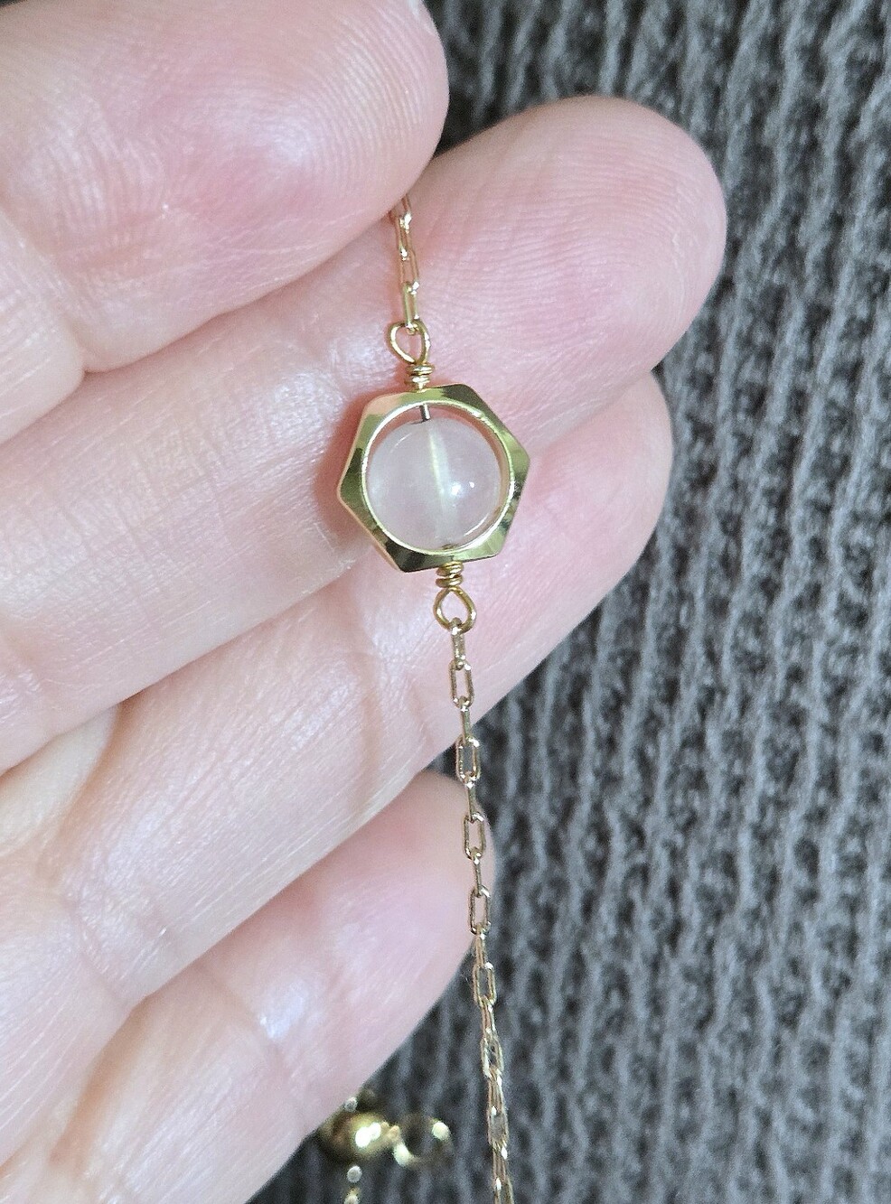La Meno Hexagon Rose🌹Quartz💎Bracelet - Picture 5 of 16